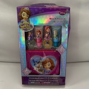 Sofia the First lip and nail set